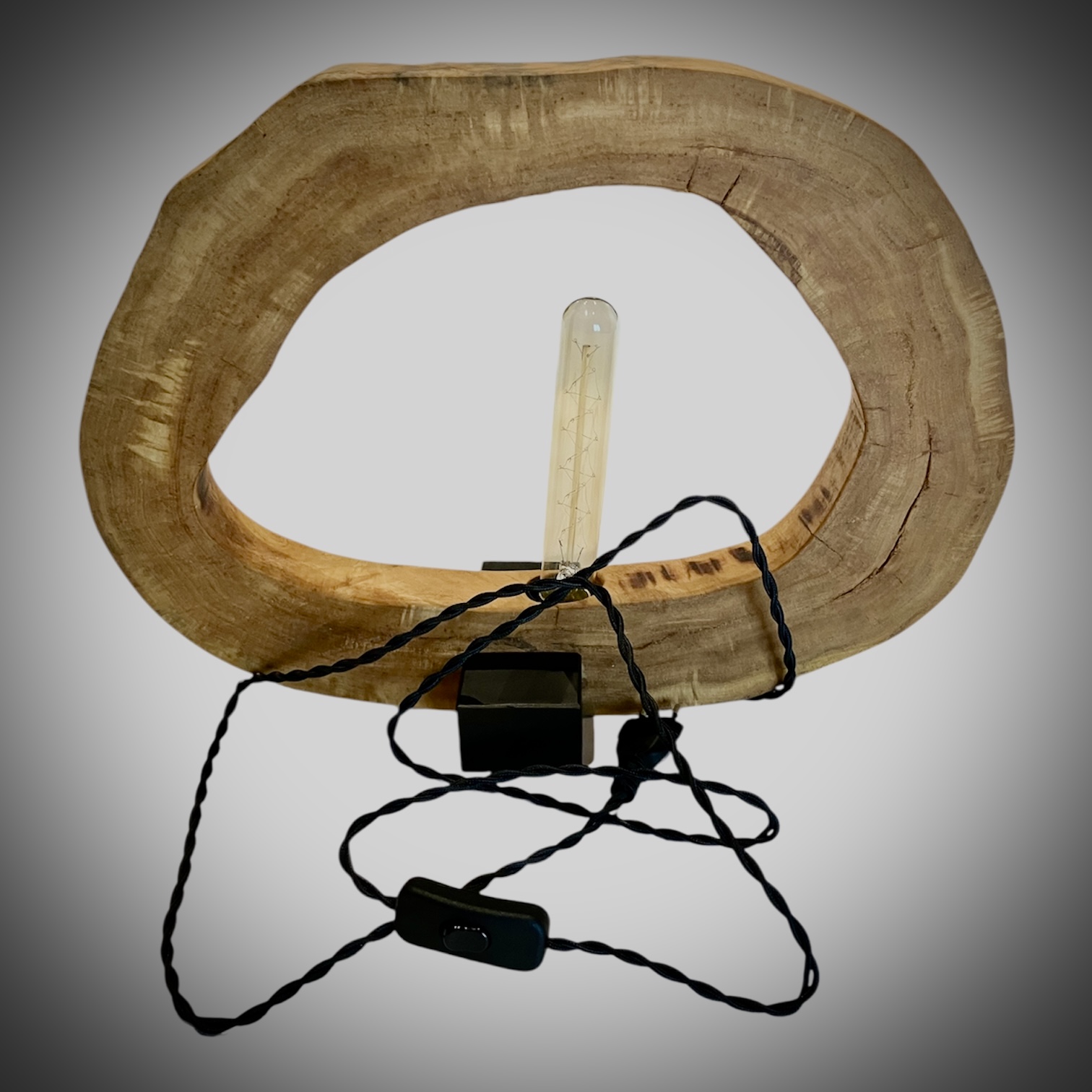 Lampa drewniana - obrazek 4